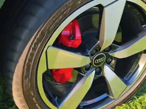 Audi Dynamic Hub Caps — Akcesoria OEM, Audi Sport, Retrofit